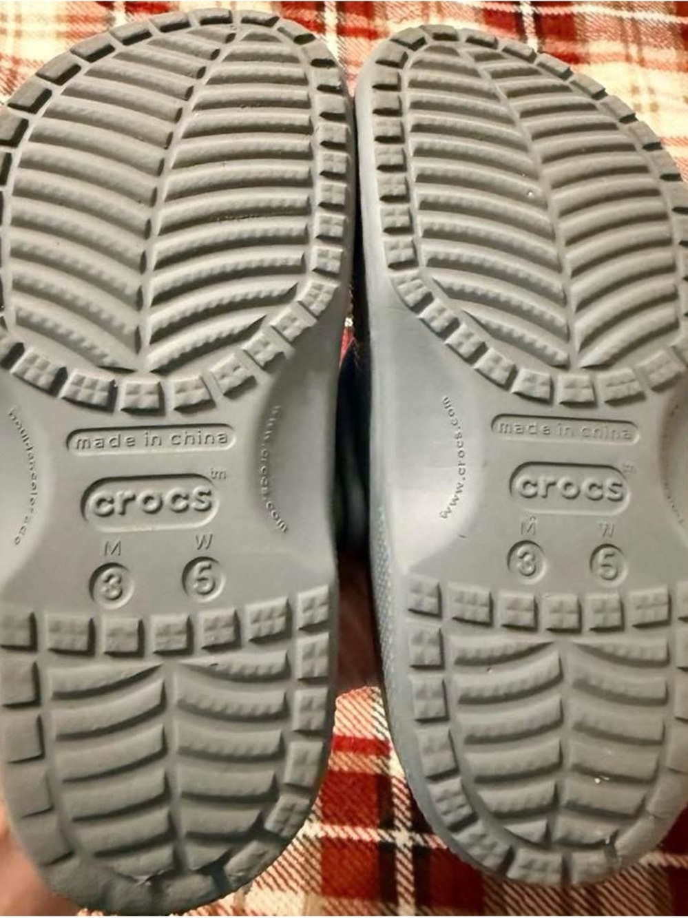 CROCS Light Gray Unisex Clog - Slip-On Comfort - Picture 3 of 4